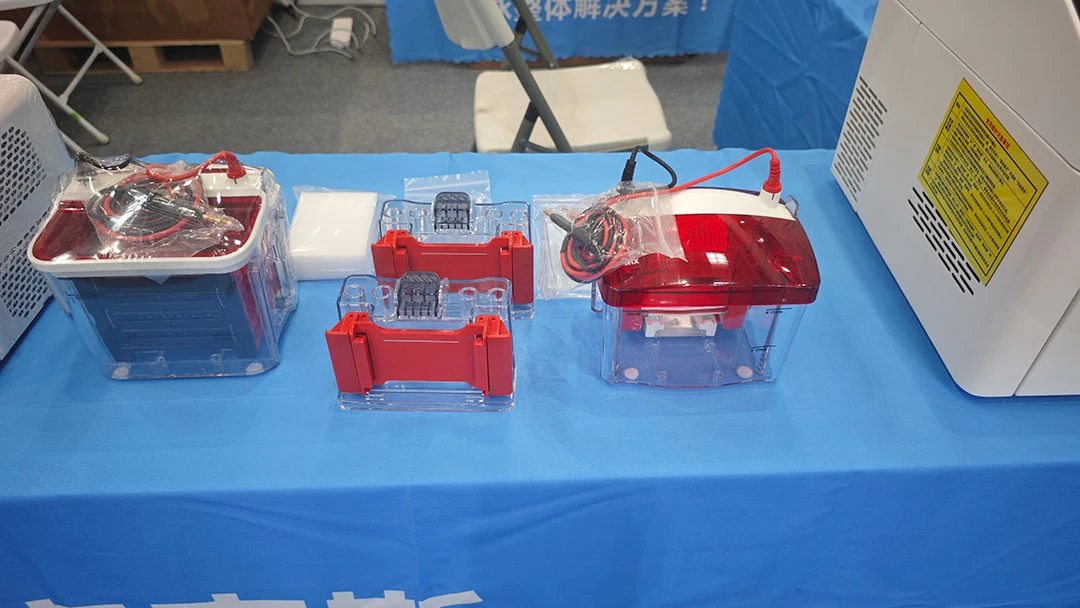 wix displays a range of electrophoresis equipment, including electrophoresis tanks, power supplies, and related laboratory accessories, showcasing its complete electrophoresis solution.
